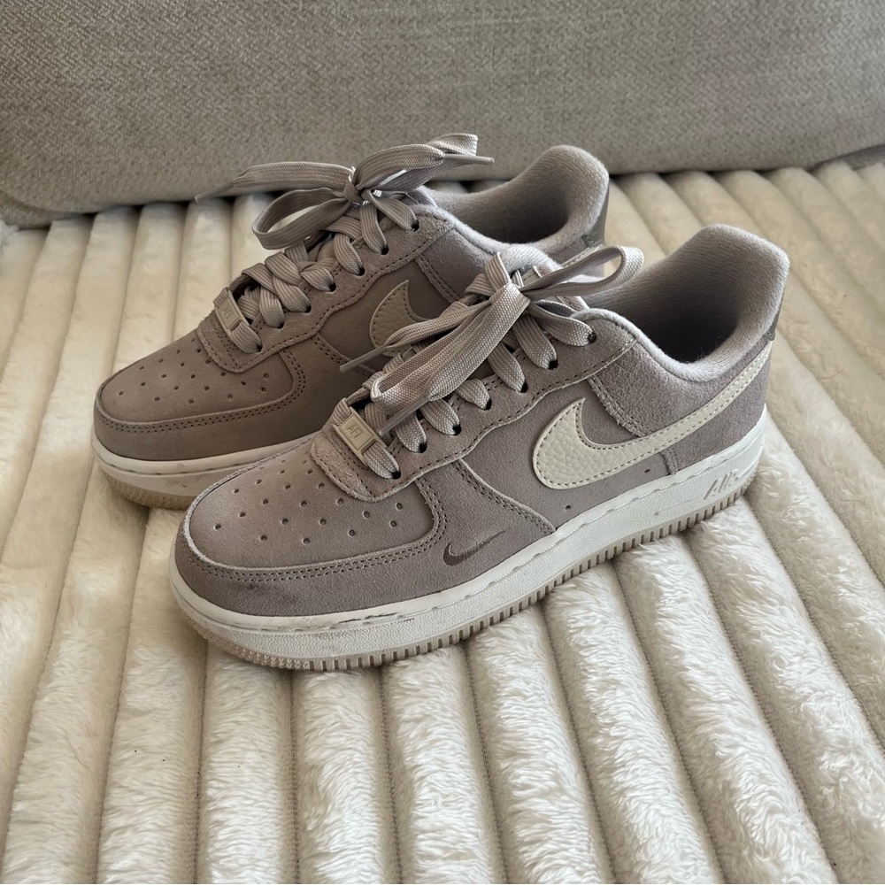 Women’s Size 5.5 Nike Air Force 1 AF1 Low ‘07 in LT Iron Ore